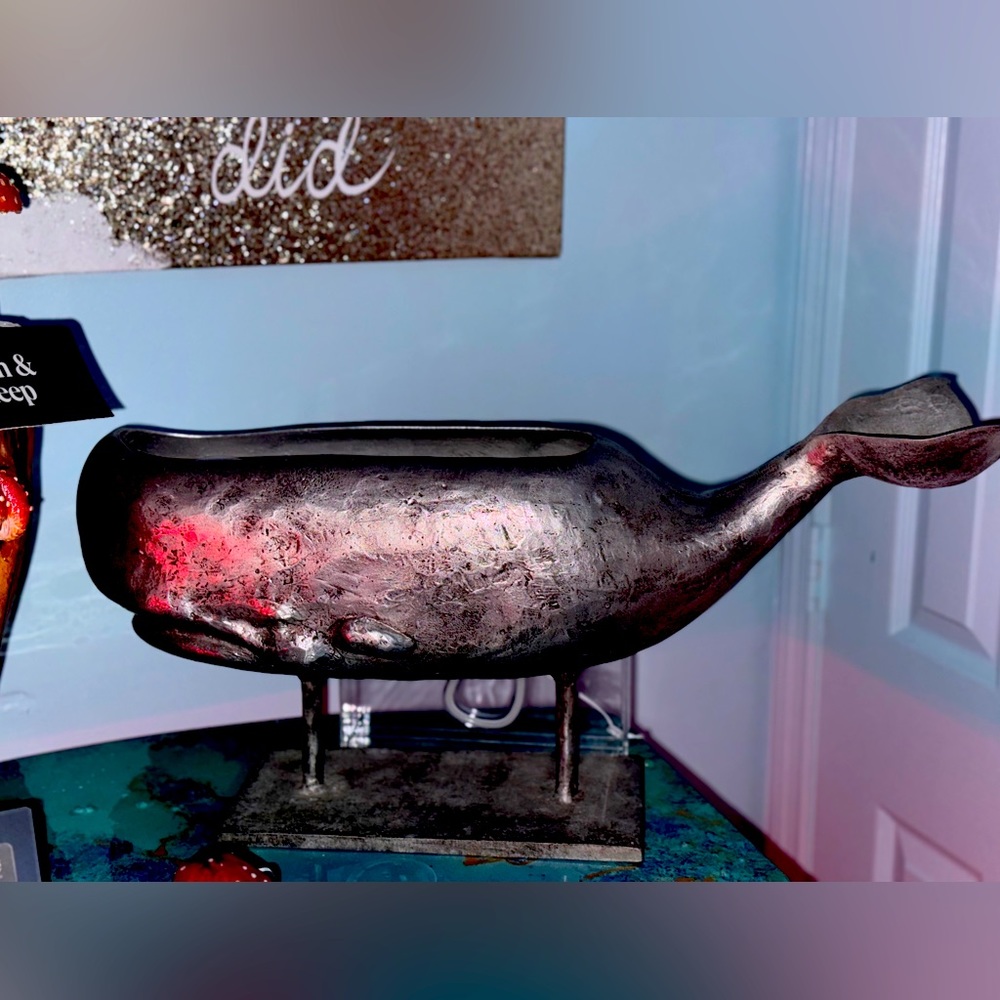 Heavy large whale steel planter BEAUTIFUL accent nautical designed home or patio